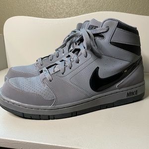 Nike shoes. Gently used